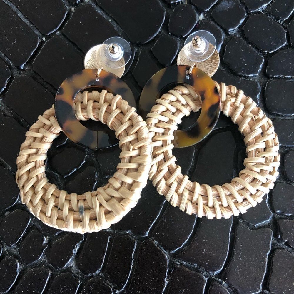 Pink Linen, leopard print double hoop earrings. - Picture 3 of 3